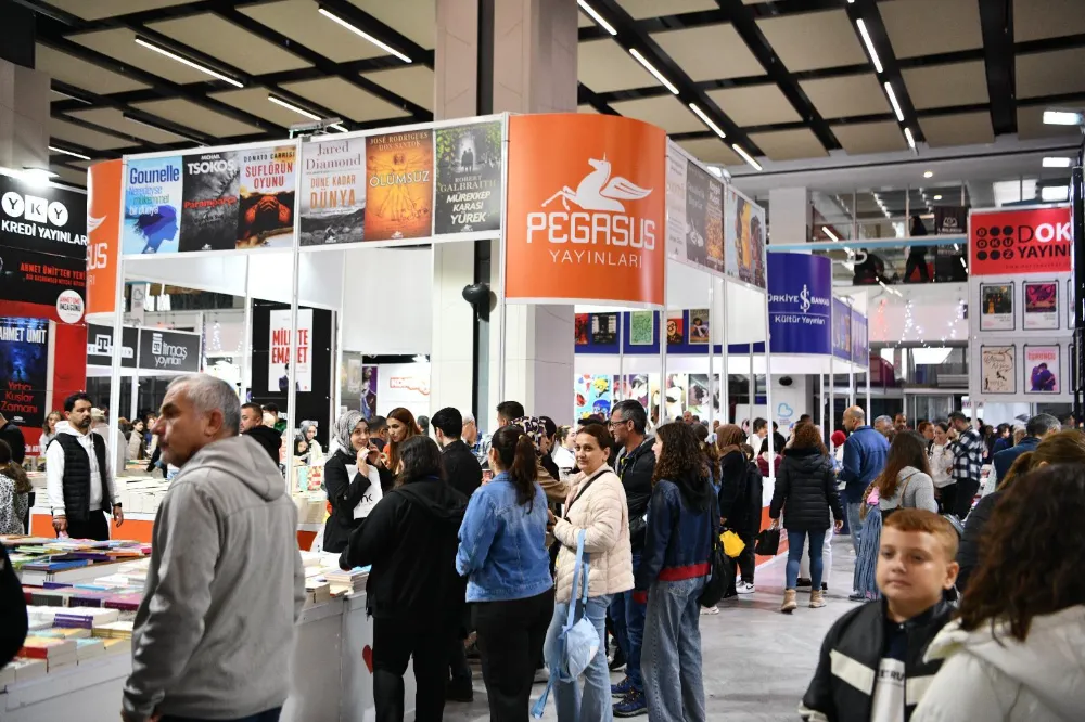 Kitap Fuarı’na ziyaretçi akını
