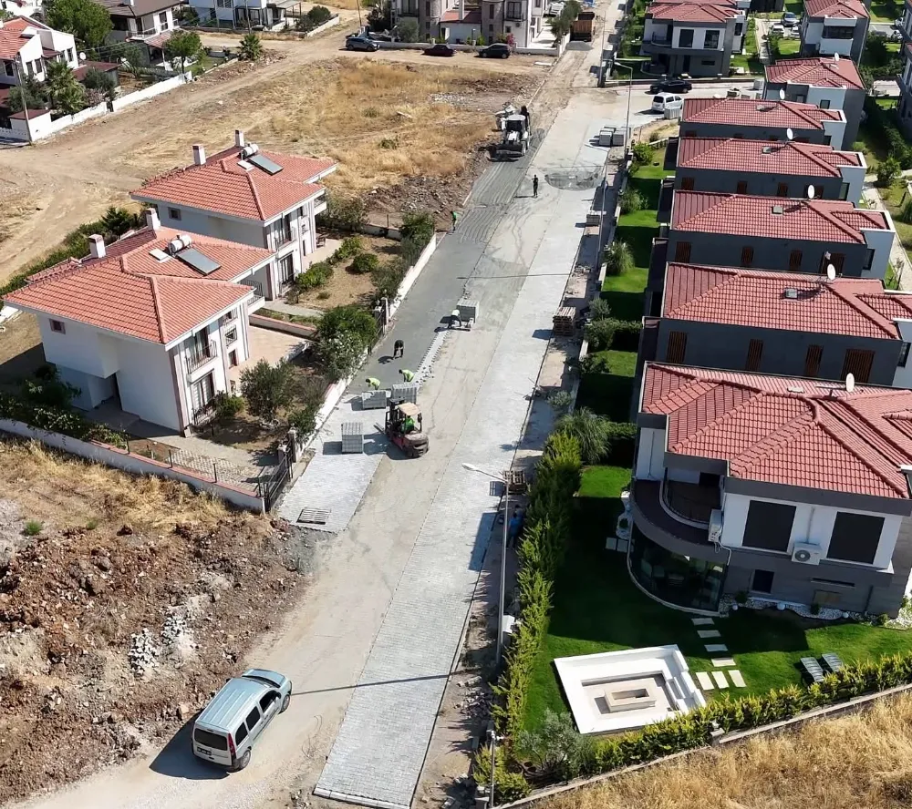 CUNDA ADASI’NDA YOL YENİLEME ÇALIŞMALARI TÜM HIZIYLA SÜRÜYOR