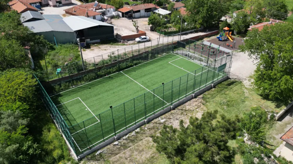 GENÇLERE SPOR ALANLARI YAPILMAYA DEVAM EDİYOR 