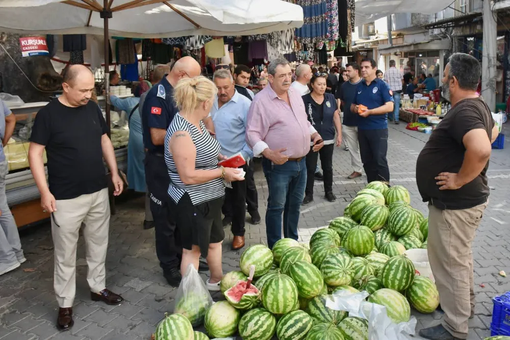 Edremit Belediyesi Pazar Yerlerini Denetledi