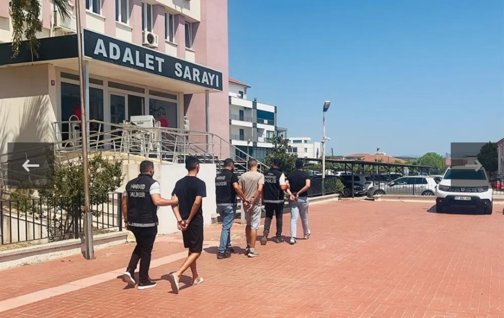 EDREMİT VE AYVALIK’TA UYUŞTURUCU OPERASYONU